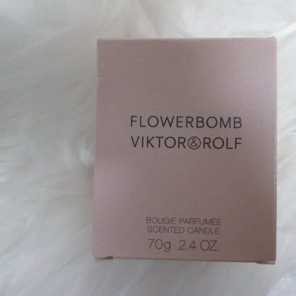 Viktor & Rolf Flowerbomb Bougie Parfumee Scented Candle New in box 2.4 oz.